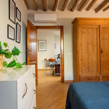 Tavoleria By Interhome * Pisa